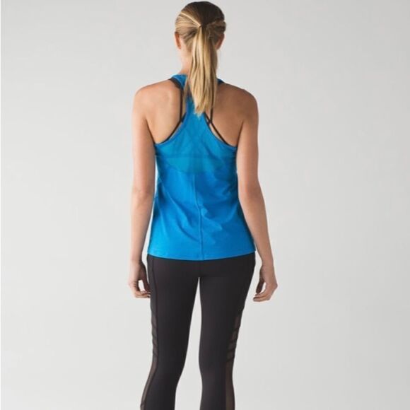 Lululemon Wild And Free Tank sz 4 Shocking Blue great pre owned condition mesh - Picture 4 of 11